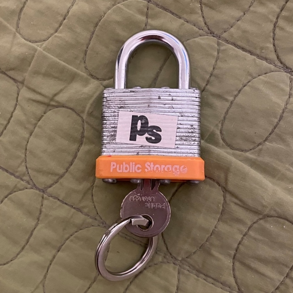 EUC Public Storage Short Neck, Thick & Solid PadLock & key, weather resistant